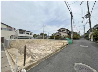 南東角地　更地　整形地　建築条件なし売り土地