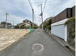 南東角地　更地　整形地　建築条件なし売り土地