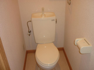 コンパクトで使いやすいトイレです