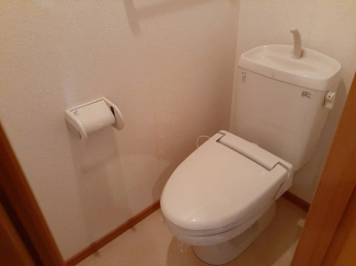 清潔感のあるトイレです