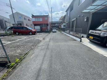 【前面道路含む現地写真】