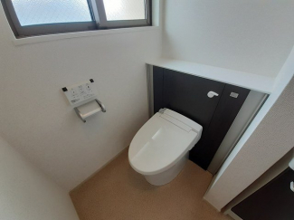 コンパクトで使いやすいトイレです