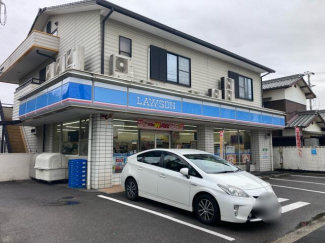 ローソン西条ひうち店まで378m