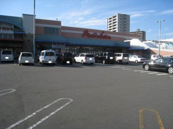 マルナカ土居田店 783m