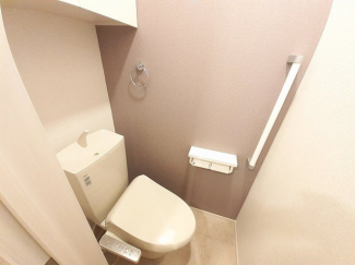 ゆったりとした空間のトイレです