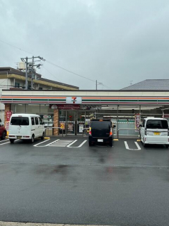 セブンイレブン堅下駅東店まで98m