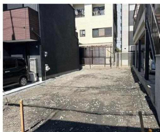 西向き　更地　整形地　建築条件なし売り土地