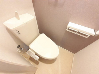 清潔感のあるトイレです