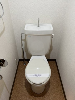 コンパクトで使いやすいトイレです