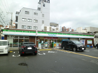 ファミリーマート大阪工大前店まで215m