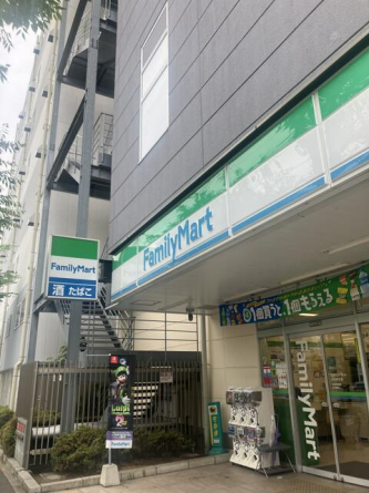 ファミリーマートＬＵＣＣＡ名谷店まで1300m