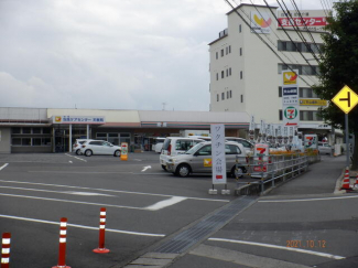 セブンイレブン松山天山店まで441m