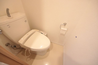 コンパクトで使いやすいトイレです