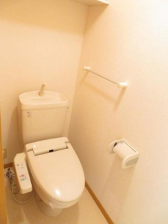 清潔感のあるトイレです