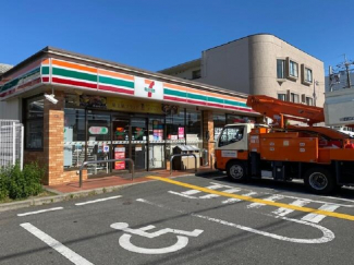 セブンイレブン高槻体育館前店まで538m