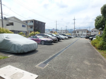 駐車場に車を止められます