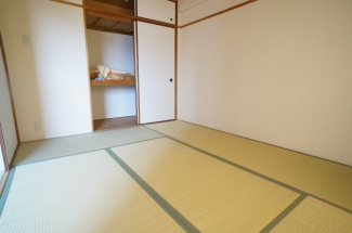 参考、同建物・反転間取りの号室