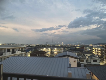 夕方の明石海峡大橋