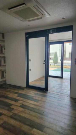 大津市萱野浦の店舗事務所の画像