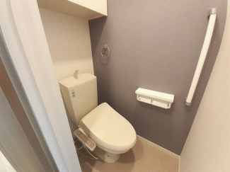 ゆったりとした空間のトイレです