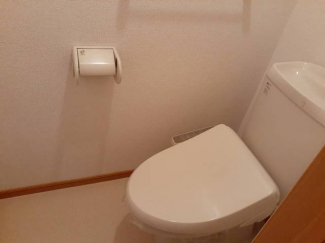 コンパクトで使いやすいトイレです