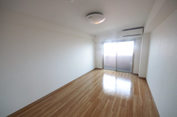 ゆったり過ごせるリビングです