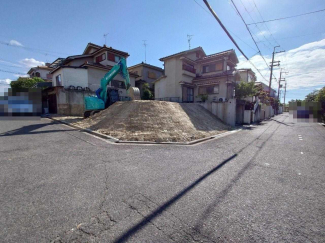 現地外観写真角地になっております。