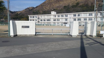 姫路市立夢前中学校まで614m