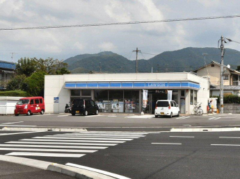 ローソン松山東野二丁目店まで880m