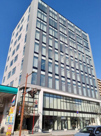 南西より
