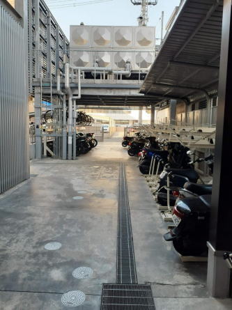 原付置き場　3,300円