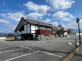 東温市田窪の店舗の画像