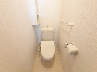 コンパクトで使いやすいトイレです