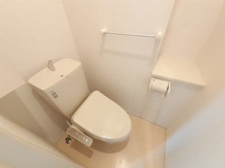 コンパクトで使いやすいトイレです