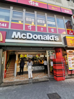 マクドナルド　地下鉄谷町四丁目店まで210m