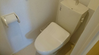 コンパクトで使いやすいトイレです