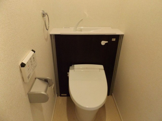 ゆったりとした空間のトイレです