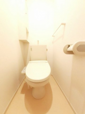 ゆったりとした空間のトイレです