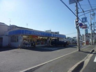 ローソン八尾東山本新町３丁目店まで586m