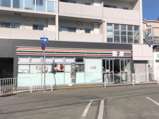 セブンイレブン高砂駅前店まで400m