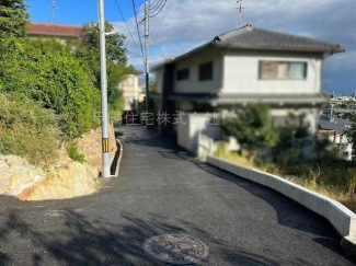 西側道路より通路部分