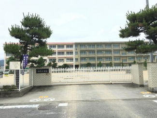 松山市立小野小学校まで1594m