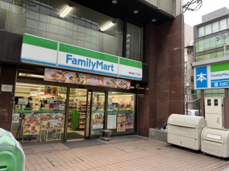 ファミリーマート南船場三丁目店まで85m