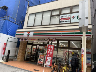 セブンイレブン南船場三休橋筋店まで168m