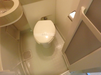 ゆったりとした空間のトイレです