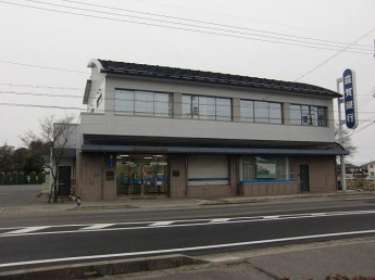 滋賀銀行栗東トレセン前支店まで286m