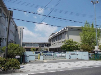 草津第二小学校まで262m