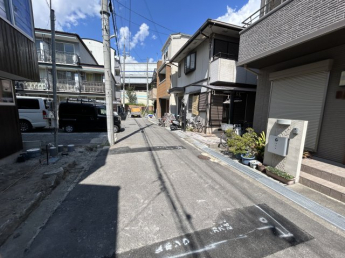 【前面道路含む現地写真】