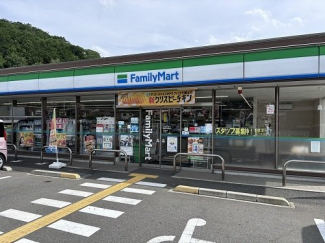 ファミリーマート南丹園部内林町まで241m