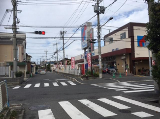 万代柏原大県店まで554m